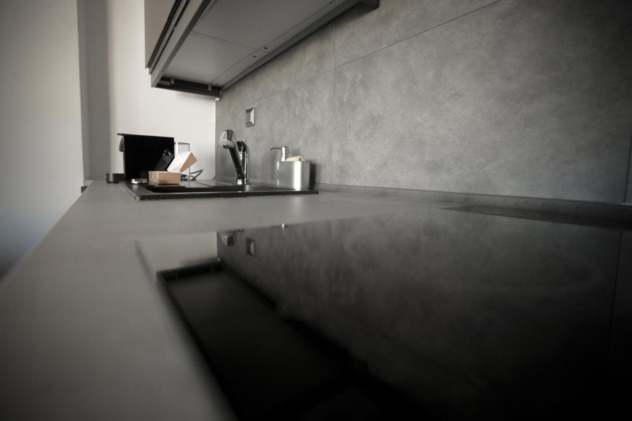 Modern 2 Bedroom Apartment Next To Metro - Marousi Atenas Exterior foto