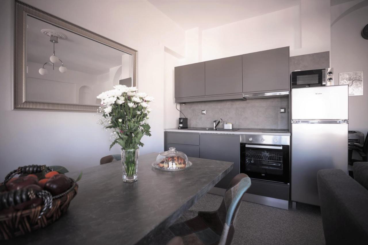 Modern 2 Bedroom Apartment Next To Metro - Marousi Atenas Exterior foto
