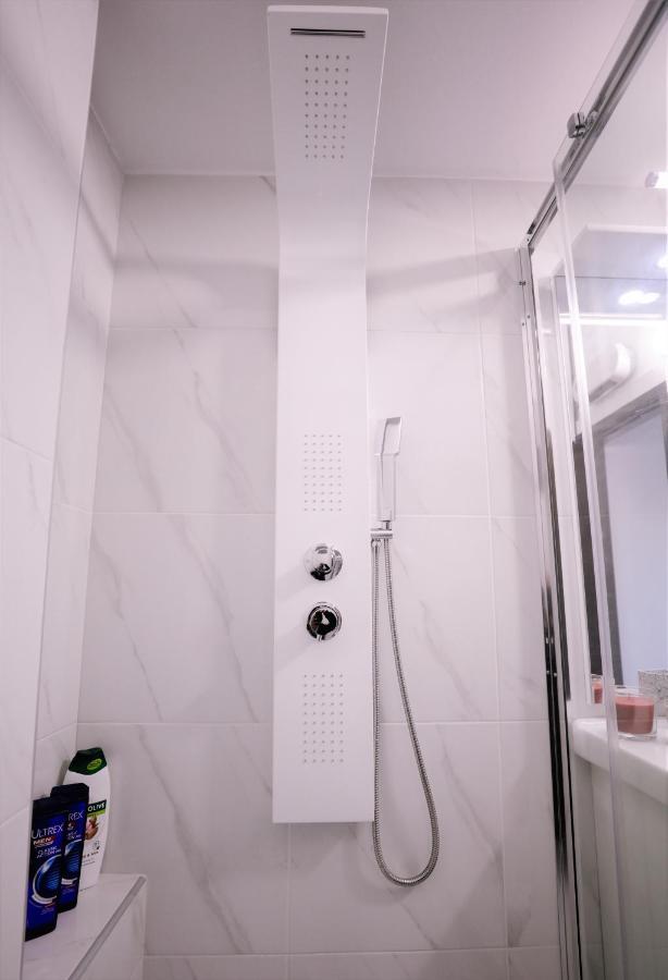 Modern 2 Bedroom Apartment Next To Metro - Marousi Atenas Exterior foto