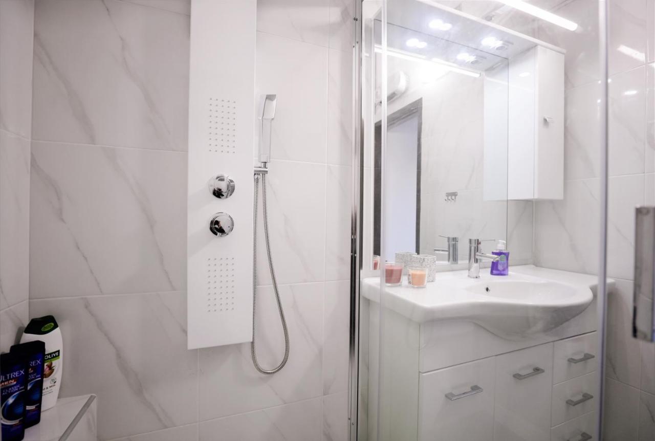 Modern 2 Bedroom Apartment Next To Metro - Marousi Atenas Exterior foto